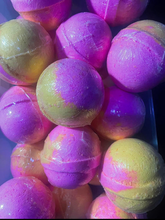 Raspberry Lemonade Bath Bomb
